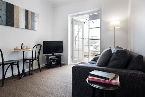 Lake Daylesford Apartment 2A - Brisbane Tourism 3