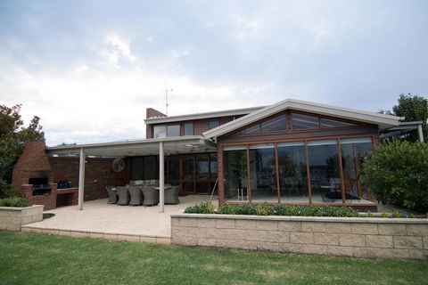 Lake House 61 Mulwala - Brisbane 4u 3