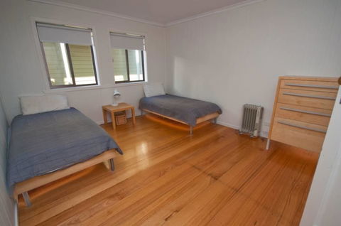 Lake Tyres Beach House - Tourism Brisbane 3