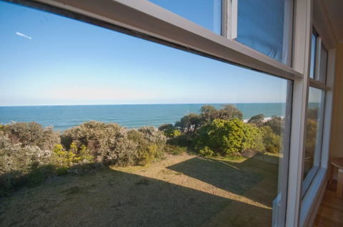 Lake Tyres Beach House - Tourism Brisbane 1