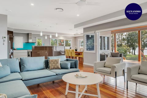 LAKEFRONT And SUNSET HAVEN - Brisbane 4u 0