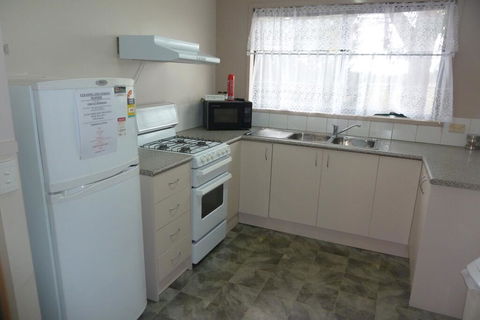 Lakes Entrance Country Cottages - Tourism Brisbane 3