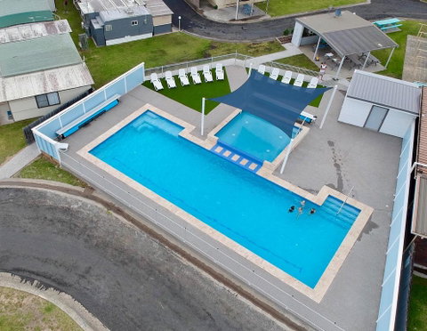 Lakeside Cabins & Holiday Village - Brisbane Tourism 1