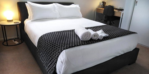 Lakeside Retreat & Business - Brisbane Tourism 0