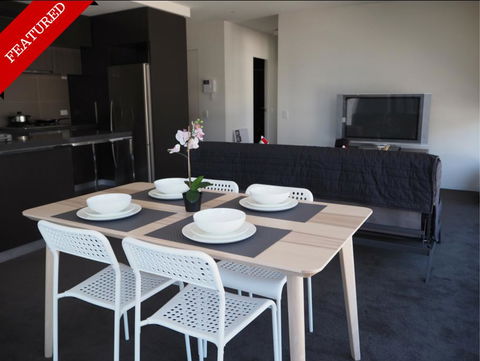 Large 2BR+Comfy+Parking Included - Tourism Brisbane 0