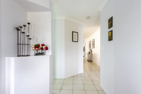 Large Executive And Family Home - Flinders View - Brisbane Tourism 3