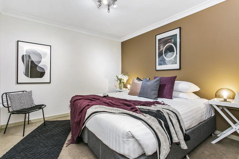 Large Unit Amid Inner-city Greenery Close To CBD - Tourism Brisbane 1