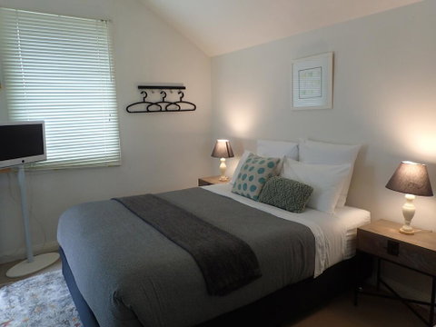 Lauristina Spa Cottage - Brisbane Tourism 3