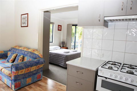 Lazy Acres Caravan Park - Brisbane Tourism 2