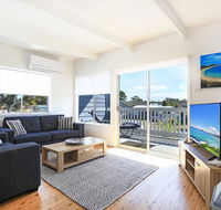 Lazy Days Beach House Jervis Bay - Pet Friendly 4 Mins Walk to Beach - Brisbane Tourism