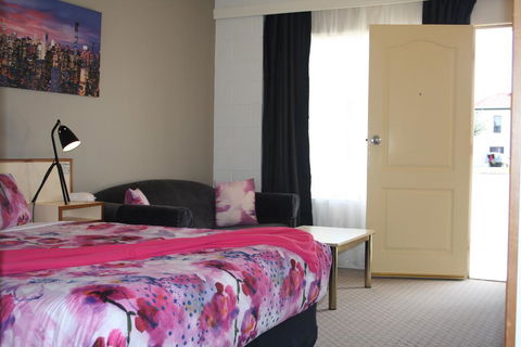 Leagues Motel - Tourism Brisbane 0