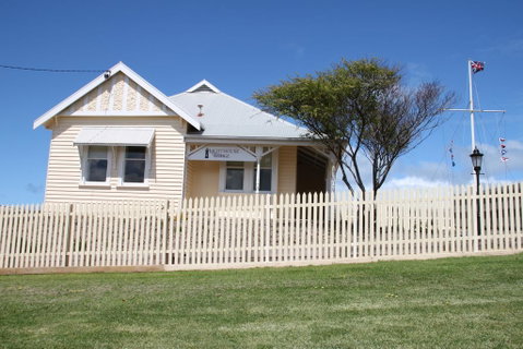 Lighthouse Lodge - Brisbane Tourism 2