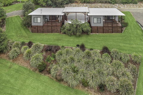 Lilypad Luxury Cabins - Tourism Brisbane 2