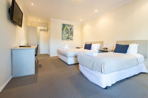 Lincoln Cottage Motor Inn - Tourism Brisbane 3