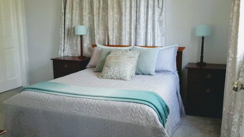 Lucky Mountain Cottage - Brisbane Tourism 3
