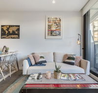 LUXURIOUS RIVERSIDE RESORT STYLE APARTMENTPOOLSPAGYMROOFTOP WITH CITY VIEWS - Tourism Brisbane