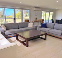 Luxury 3BR Home with KING Bed Metung - Tourism Brisbane