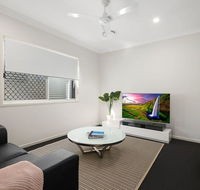 Luxury Home close to Sleemans QE2 Hospital  Griffith Uni - Tourism Brisbane