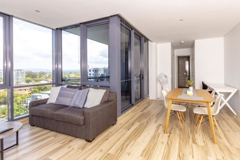 Luxury Modern Apartment In Southport With Hotel Facilities - Brisbane Tourism 2