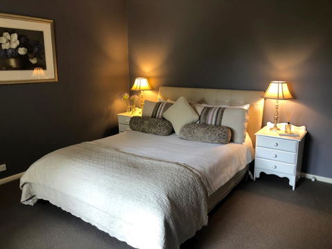 Luxury Room 15mins From Wagga's CBD - Tourism Brisbane 0