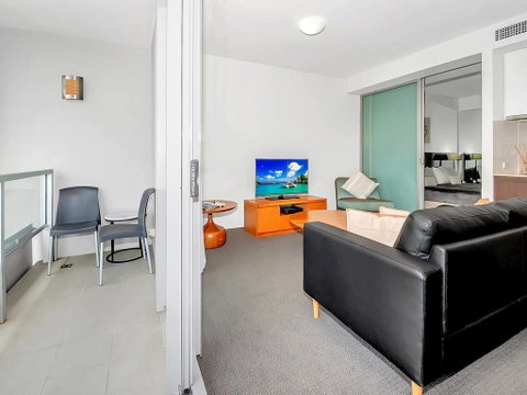 Luxury Waterfront Escape On The Harbour 315 - Tourism Brisbane 3