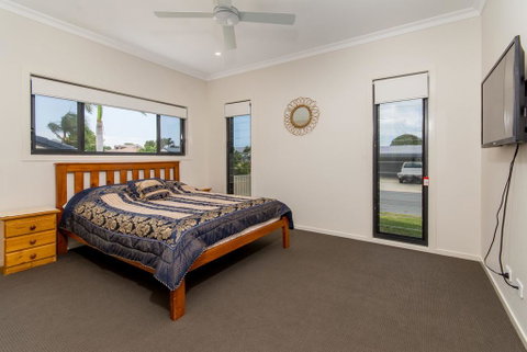 Luxury Waterfront Family Entertainer On Dolphin - Brisbane Tourism 2