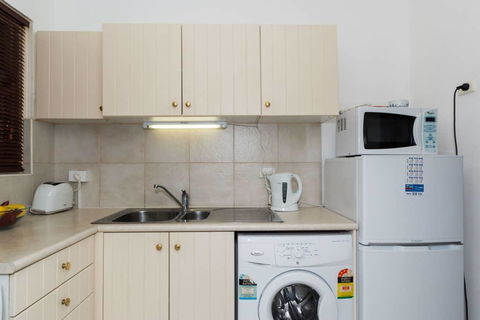 M104 Central Location In Free Transit Zone - Brisbane 4u 3
