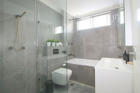 Main Stay 8, 1 Main Street - Brisbane Tourism 3