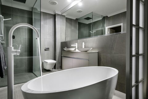 Mangrove Hotel - Tourism Brisbane 3