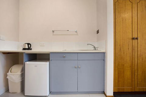 Manifold Motor Inn - Tourism Brisbane 1