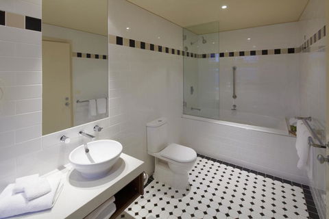 Mantra Lorne - Brisbane Tourism 1
