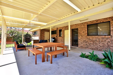 Maria's Beach House - Pet Friendly - Brisbane Tourism 1