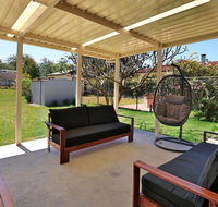 Maria's Beach House - Pet Friendly - Brisbane Tourism