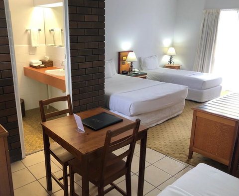 Matador Motor Inn - Tourism Brisbane 1