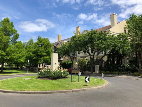 MCG, Rod Laver, City - Best Location In Melbourne - Tourism Brisbane 3