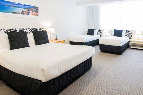 Mercure Charlestown - Tourism Brisbane 1