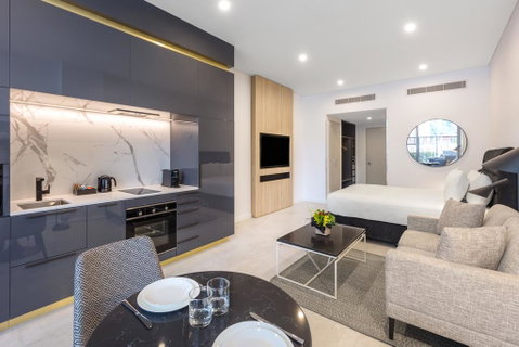 Meriton Suites Broadbeach - Tourism Brisbane 2