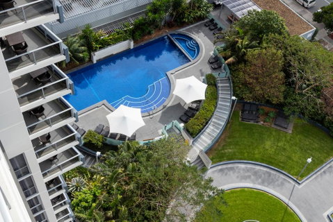 Meriton Suites Broadbeach - Tourism Brisbane 0