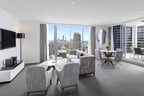 Meriton Suites Broadbeach - Tourism Brisbane 1