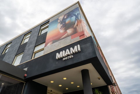 Miami Hotel Melbourne - Brisbane Tourism 0