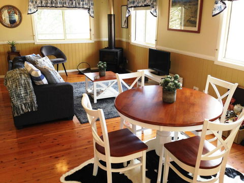 Milford Country Cottages - Tourism Brisbane 2