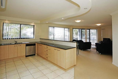 Millenium, Unit 101, Cnr Head & West Sts - Brisbane Tourism 3