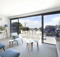Mills Beach Retreat Luxury Family Retreat with hydrotherapy spa opposite beach walk to village - Tourism Brisbane