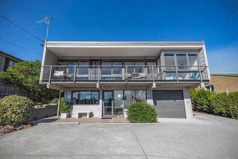 Mimosa Holiday House - Brisbane Tourism 1