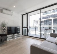 Modern  Bright 2BR Apt- Parking WIFI Pool  Gym - Tourism Brisbane