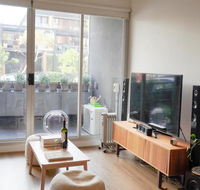 Modern 2 Bedroom Apartment Close To Beach and City - Tourism Brisbane