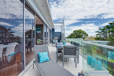 Modern McCrae Beauty - Brisbane Tourism 0