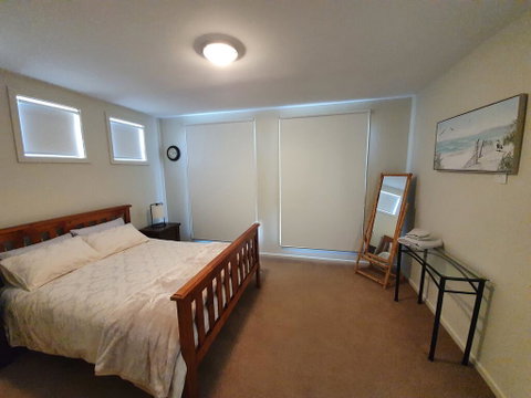 Modern Peaceful Beach Location - Secure Parking - Brisbane Tourism 1
