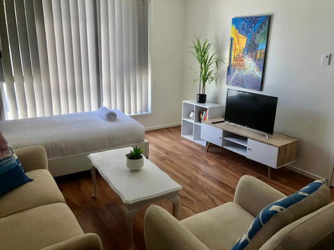 Modern Unit Near To Surfers Paradise - Tourism Brisbane 0