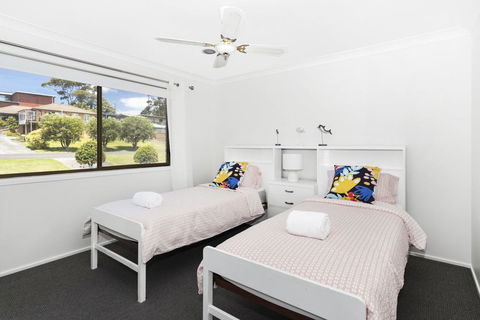 Mollymook Links - Tourism Brisbane 0
